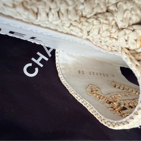 CHANEL NEW Cream/Beige Raffia CC Espadrille Slide Mule Sandals 38 NEW - Picture 6 of 11